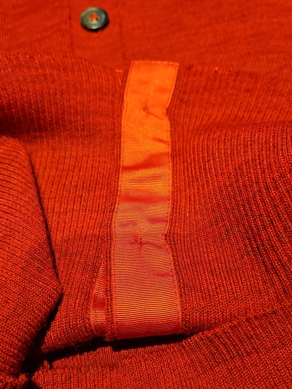 VIVIENNE WESTWOOD RED V-NECK/BUTTON CARDIGAN    SIZE XL - Picture 8 of 13